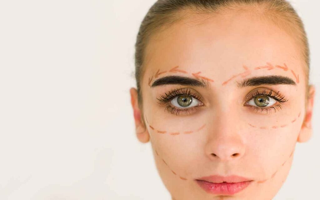 Paupières tombantes : quand la blépharoplastie devient-elle la seule solution