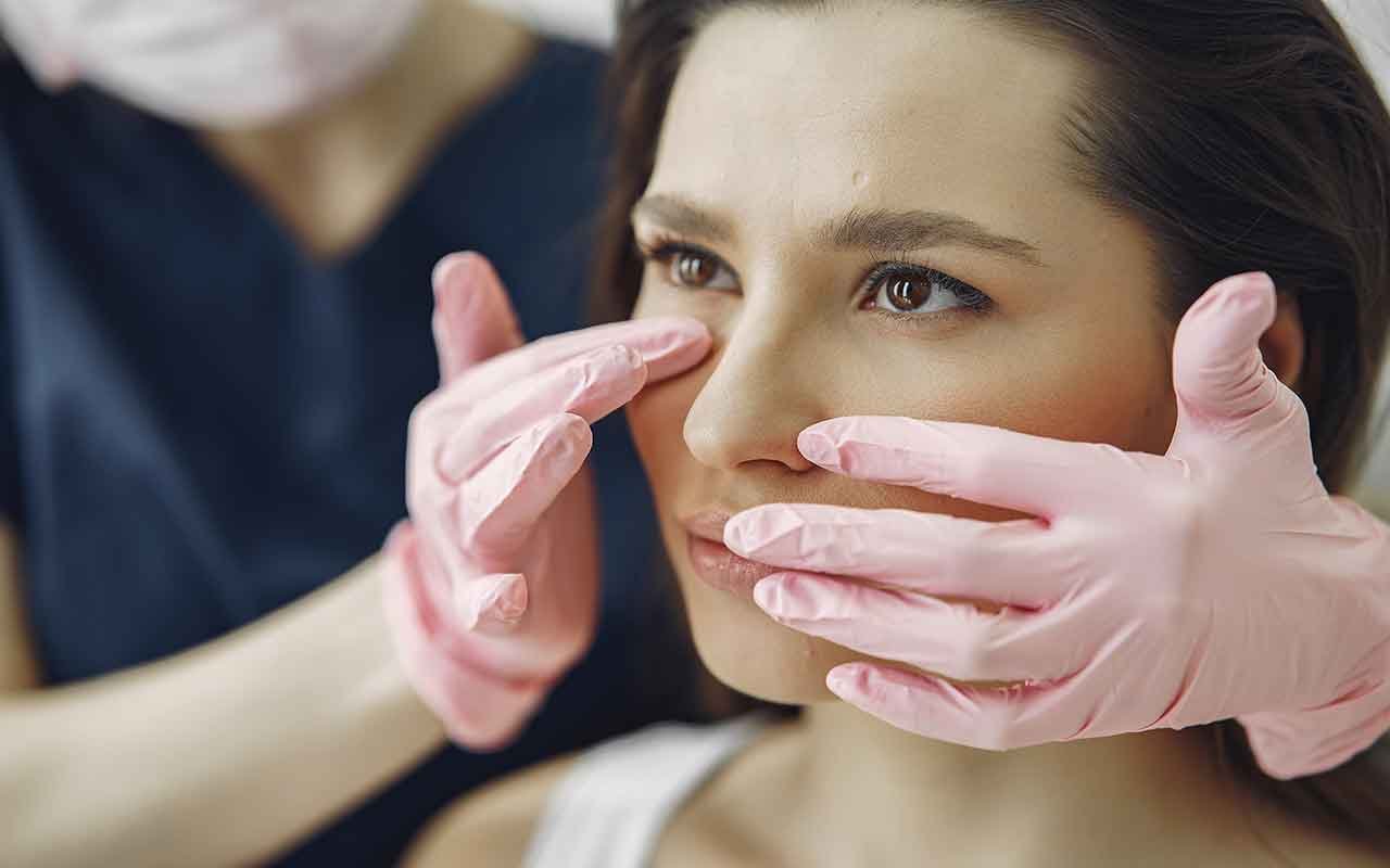 Techniques chirurgicales pour corriger la bosse du nez